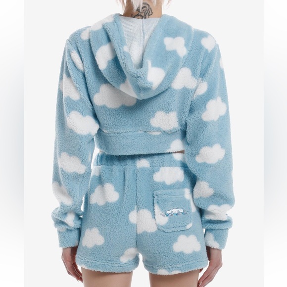 Cinnamoroll Cloud Fuzzy Lounge Set Hot Topic Sanrio‎ Hello Kitty - Picture 3 of 3